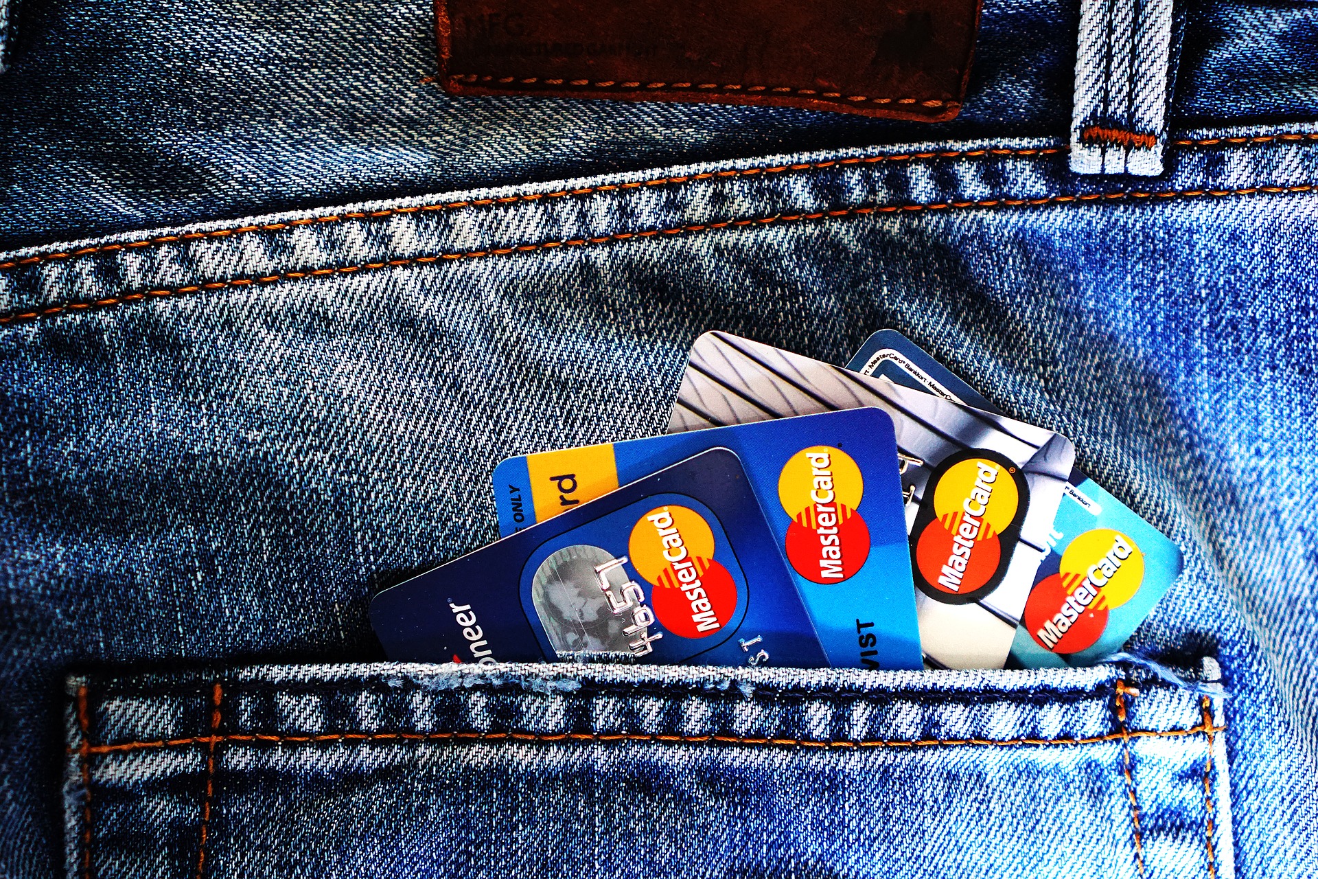 Pros & Cons Of A Credit Card